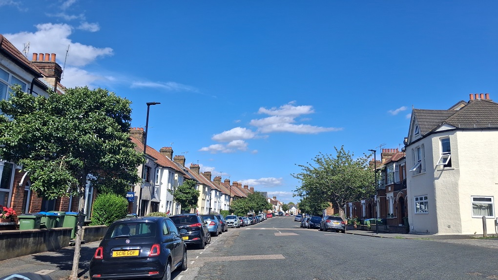 Bramshot Avenue, looking east
